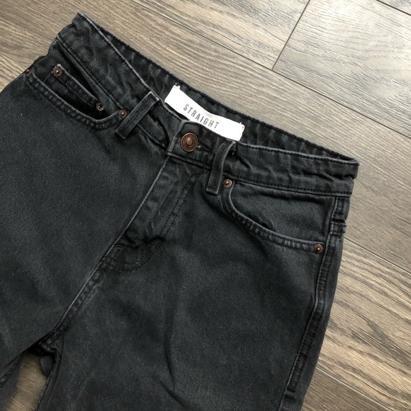 STRAIGHT Mom Jeans Hi-Rise | Size 28 - Picture 5 of 7